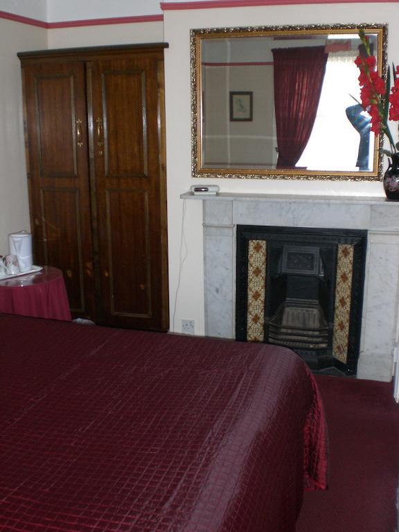 Melville Lodge Gatwick ฮอร์เลย์ ภายนอก รูปภาพ