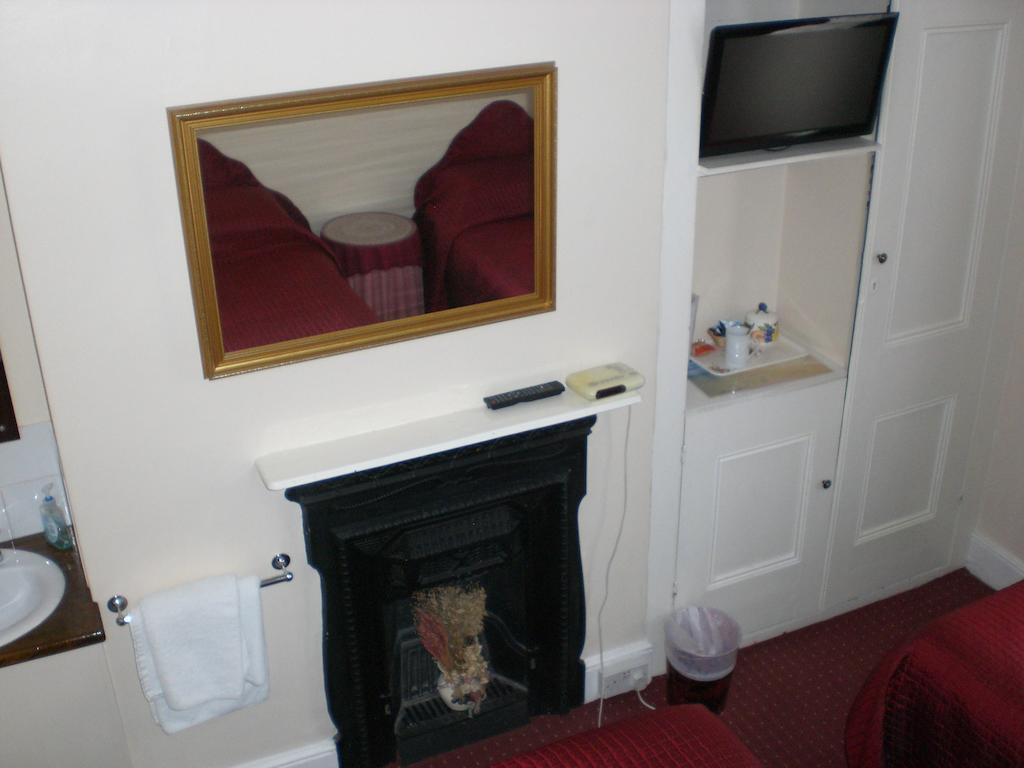 Melville Lodge Gatwick ฮอร์เลย์ ห้อง รูปภาพ