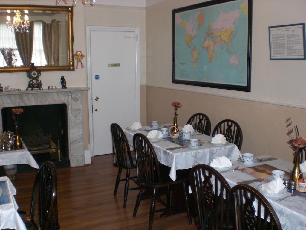 Melville Lodge Gatwick ฮอร์เลย์ ภายนอก รูปภาพ